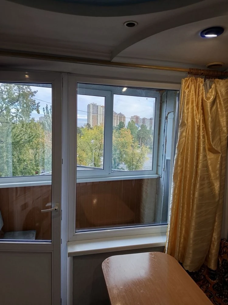 Андрія Малишка, продаж двокімнатноі