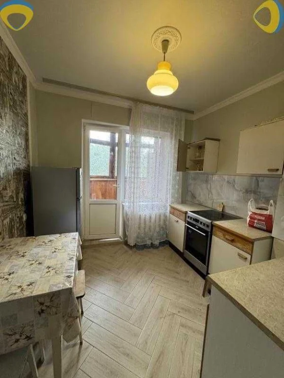 Продам 2 х комнатную, рынок Киевский!