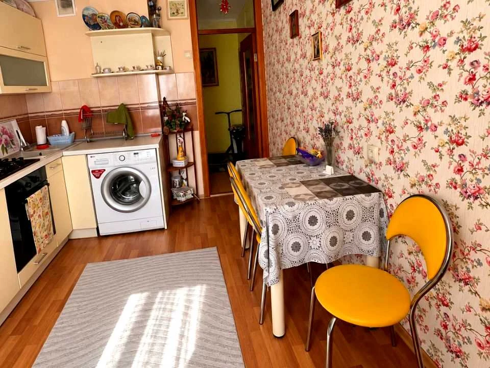 Квартира. Ужгород, Героїв 101-ї Бригади вул.