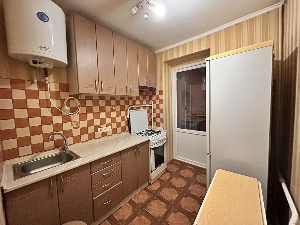 продам квартиру вул.Вітрука