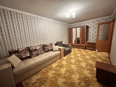 продам квартиру вул.Вітрука