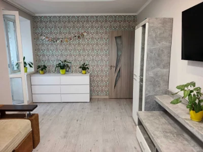 Продам 2-х кімнатну квартиру р-н Попова