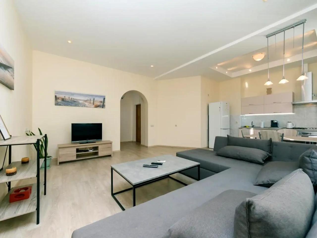 Оренда квартири 2-кімн. 70 м² 8/13 пов.