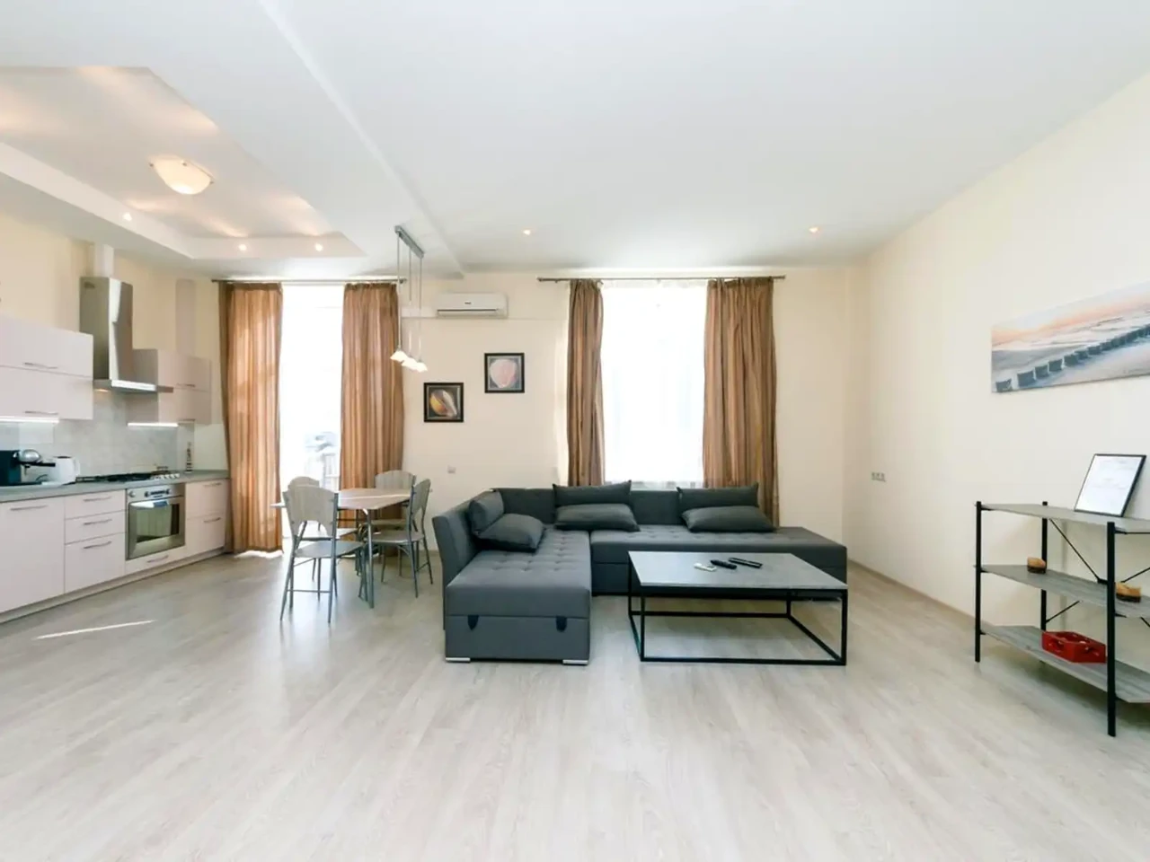 Оренда квартири 2-кімн. 70 м² 8/13 пов.