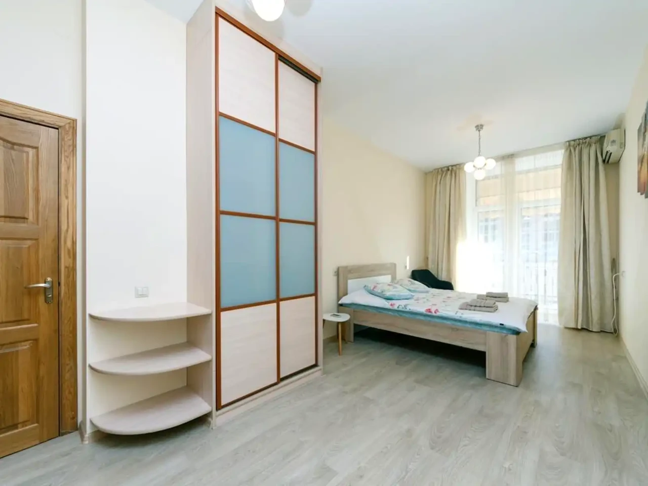 Оренда квартири 2-кімн. 70 м² 8/13 пов.