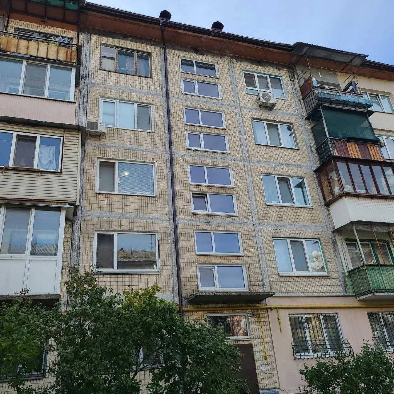 Продаж двокімнатної квартир Сергія Набоки (Бажова) 8, метро