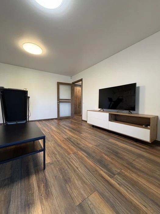 Пррдається 3 кімнатна квартира 86 м² З ЄВРОРЕМОНТОМ БІЛЯ ТРЦ