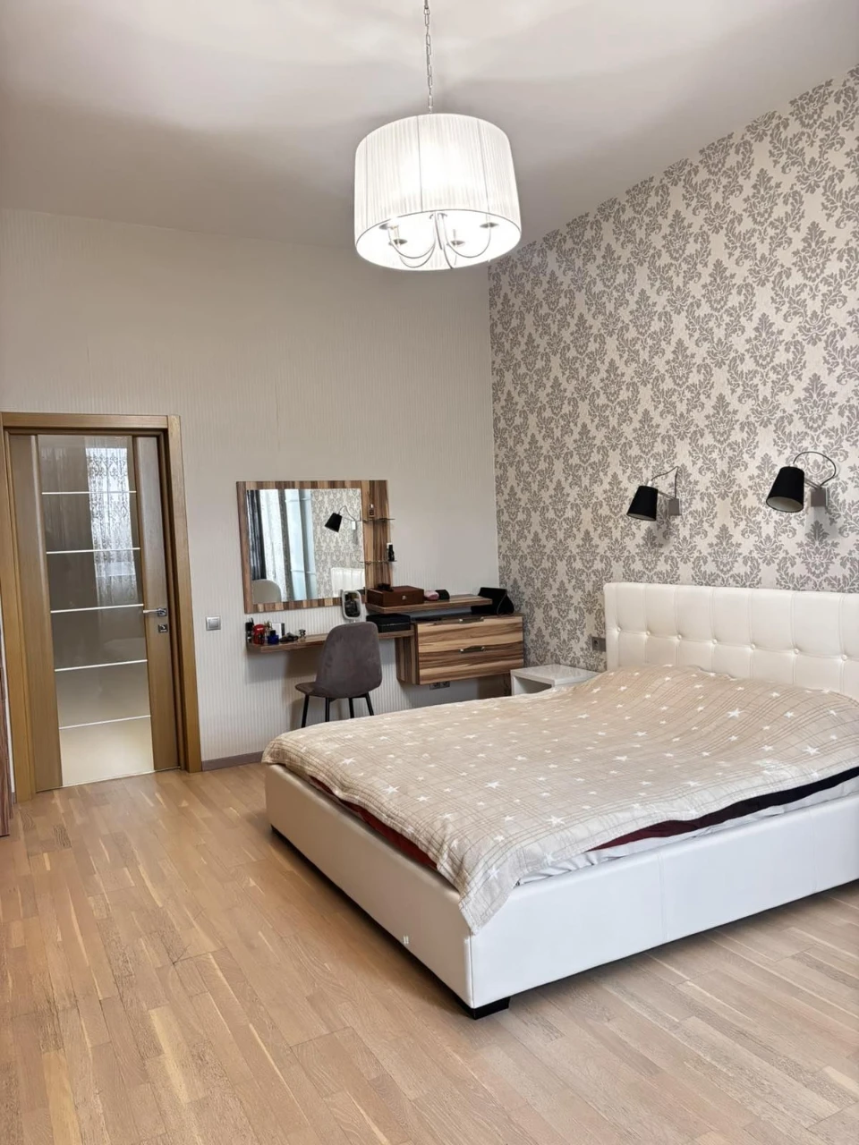 Продам 3к кв з видом на набережну сам Центр Міста!