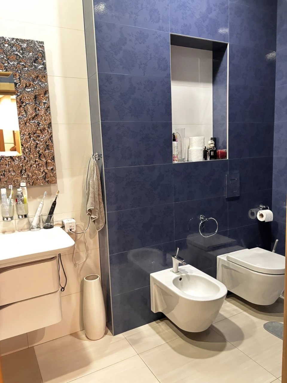 Продам 3к кв з видом на набережну сам Центр Міста!