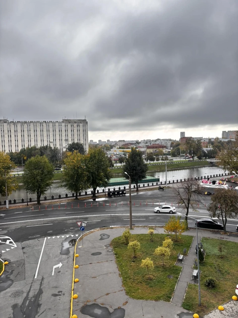 Продам 3к кв з видом на набережну сам Центр Міста!
