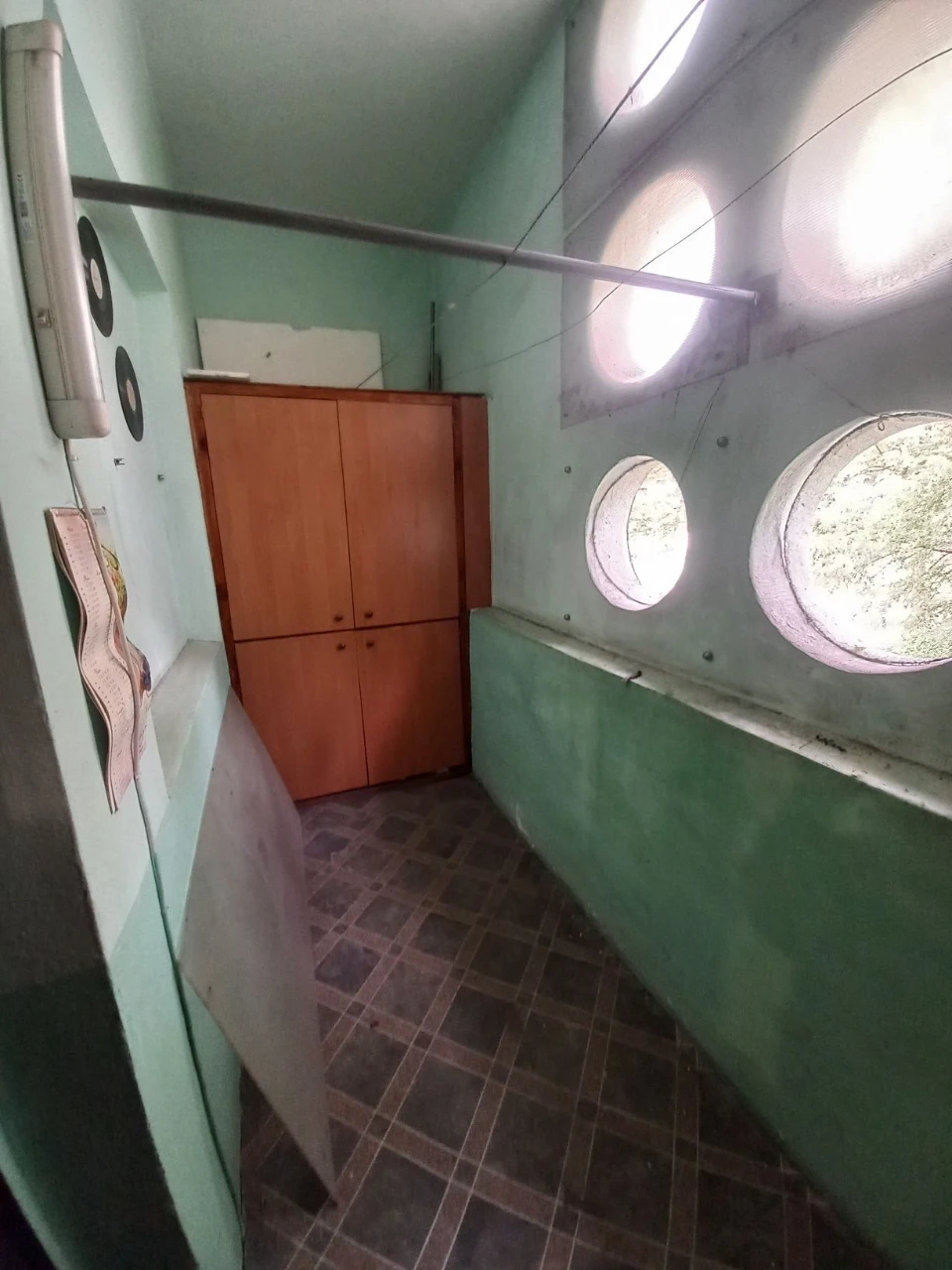Велика кімната у сталінкі в центрі