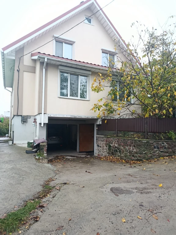 Продаж будинку в центрі м.Фастів