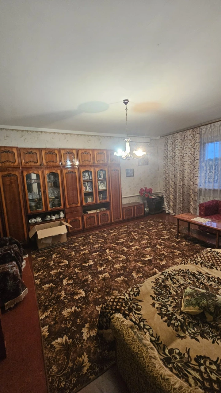 Будинок в Каневі