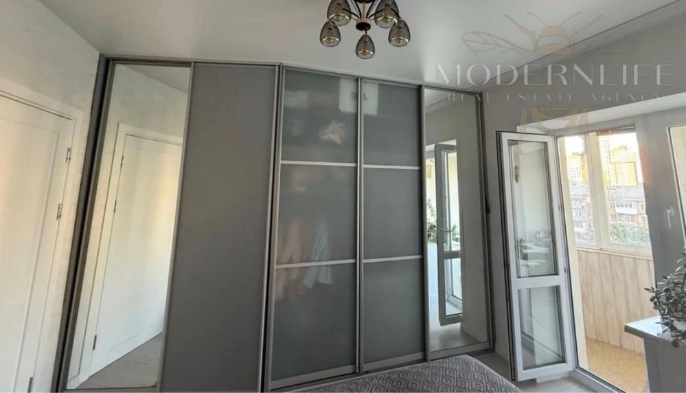 Продаж 2к квартири вул. Антоновича 125а