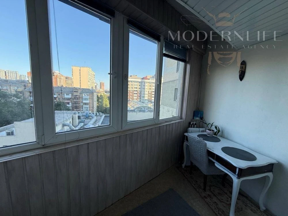 Продаж 2к квартири вул. Антоновича 125а
