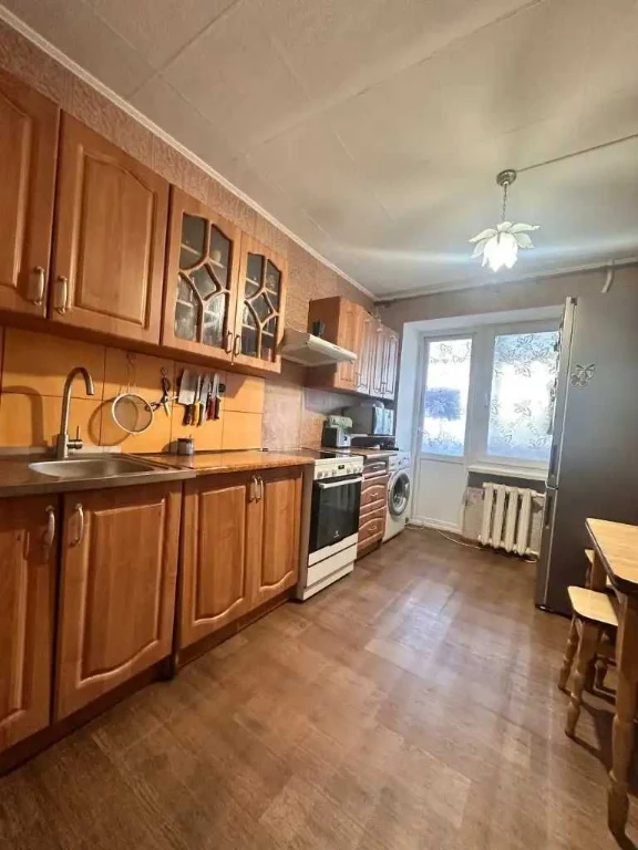 Продам 3-х к. квартиру ЖМ Тополя 3 ; буд. 19