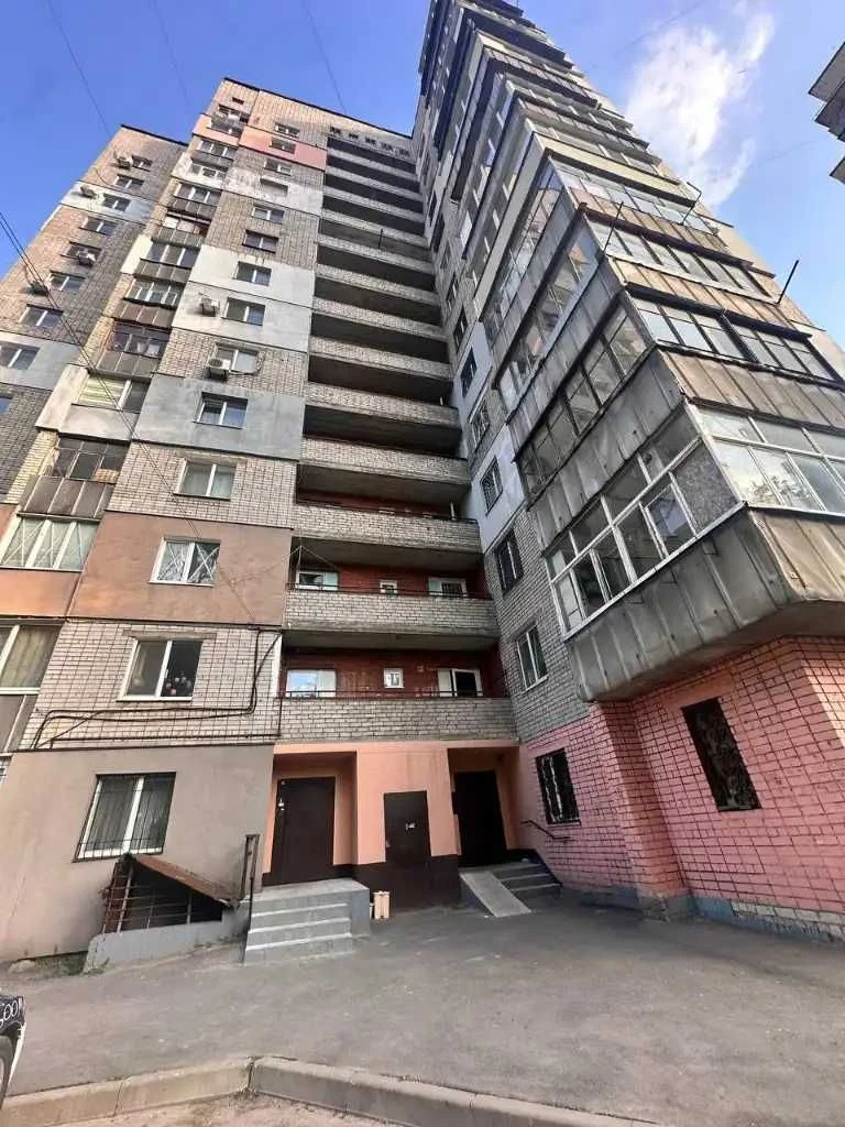 Продам 3-х к. квартиру ЖМ Тополя 3 ; буд. 19