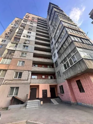 Продам 3-х к. квартиру ЖМ Тополя 3 ; буд. 19