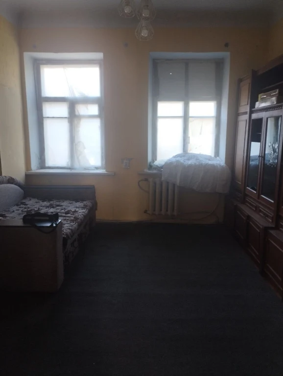 Продам  3 х комн.кварт в р- не Грушевського ,Вартових неба
