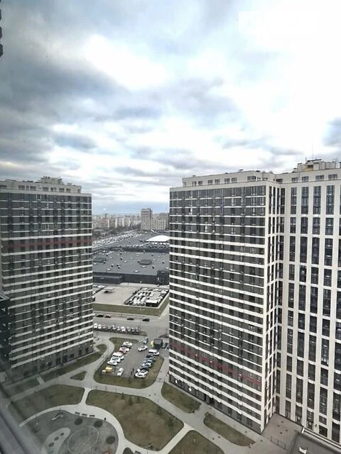 Продаж 1к квартири 47.2 кв. м на вул. Олександра Олеся 10 •