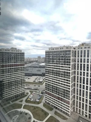 Продаж 1к квартири 47.2 кв. м на вул. Олександра Олеся 10 •