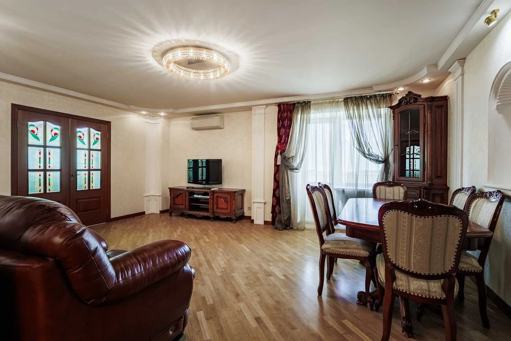 Продаж 2-кімнатноії квартири 90м2 7й поверх Драгоманова 15-а