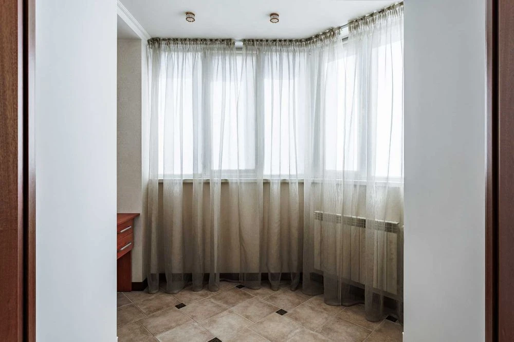 Продаж 2-кімнатноії квартири 90м2 7й поверх Драгоманова 15-а