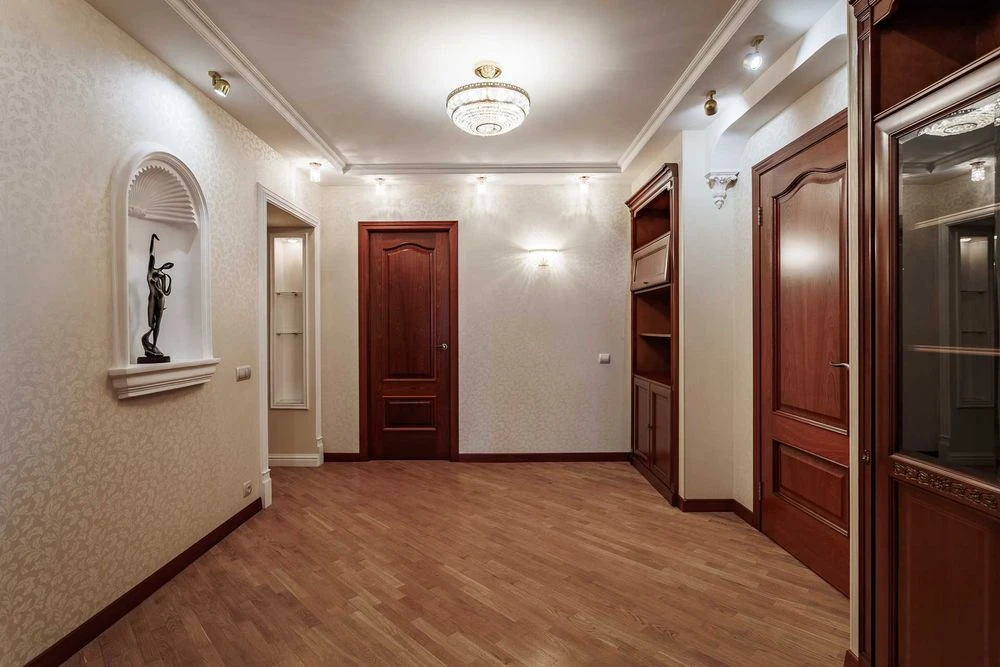 Продаж 2-кімнатноії квартири 90м2 7й поверх Драгоманова 15-а
