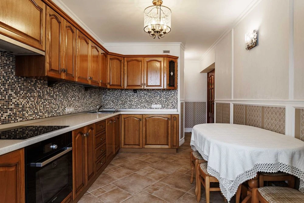 Продаж 2-кімнатноії квартири 90м2 7й поверх Драгоманова 15-а