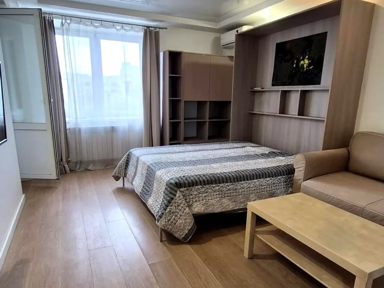 Оренда квартири 1-кімн. 40 м² 4/5 пов.