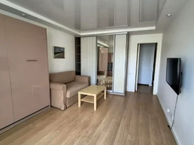 Оренда квартири 1-кімн. 40 м² 4/5 пов.