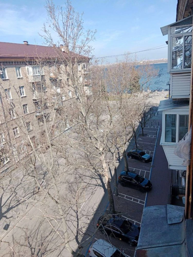 у Продажу 2-кімнатна квартира 54 м², 5/5, центр Дніпра біля