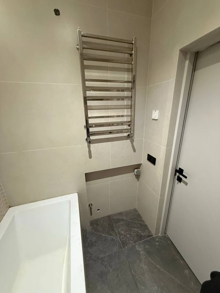 у Продажу 2-кімнатна квартира 54 м², 5/5, центр Дніпра біля
