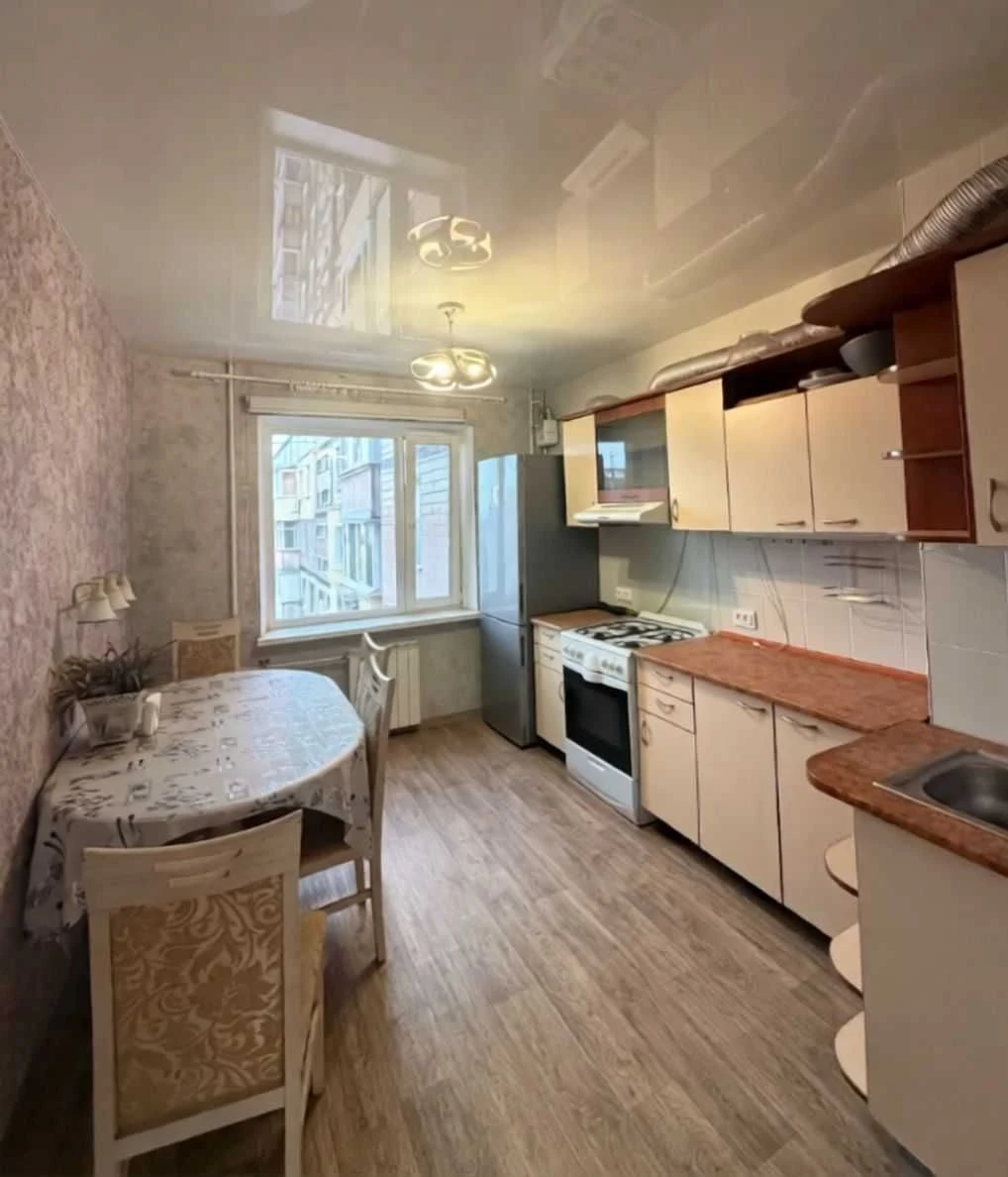 Продам 3-к квартиру (70м2) с ремонтом на пр. Мира, Левобереж