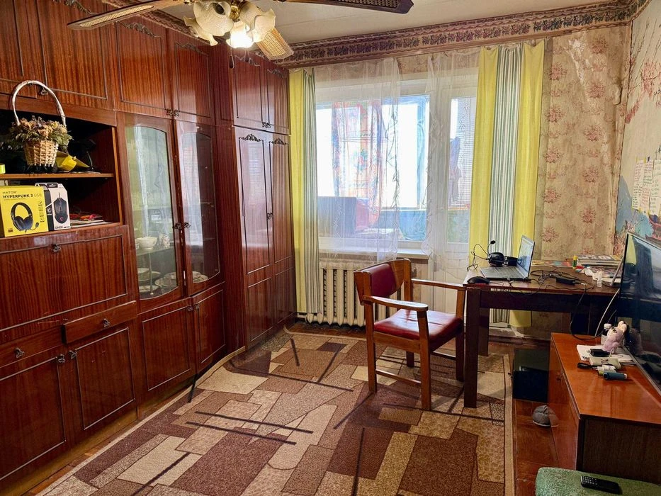 Продам 2х комнатную квартиру в Днепровском районе.