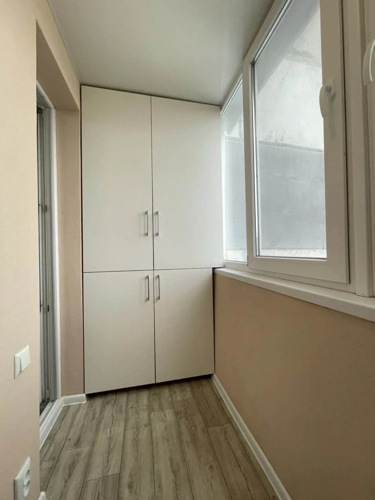 Продам великогабаритну 1-кімнатну квартиру (р-н Попова)
