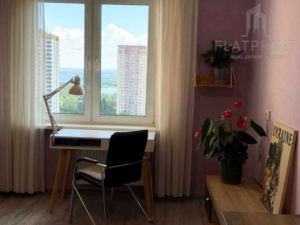 Квартира. Київ, Науки просп.