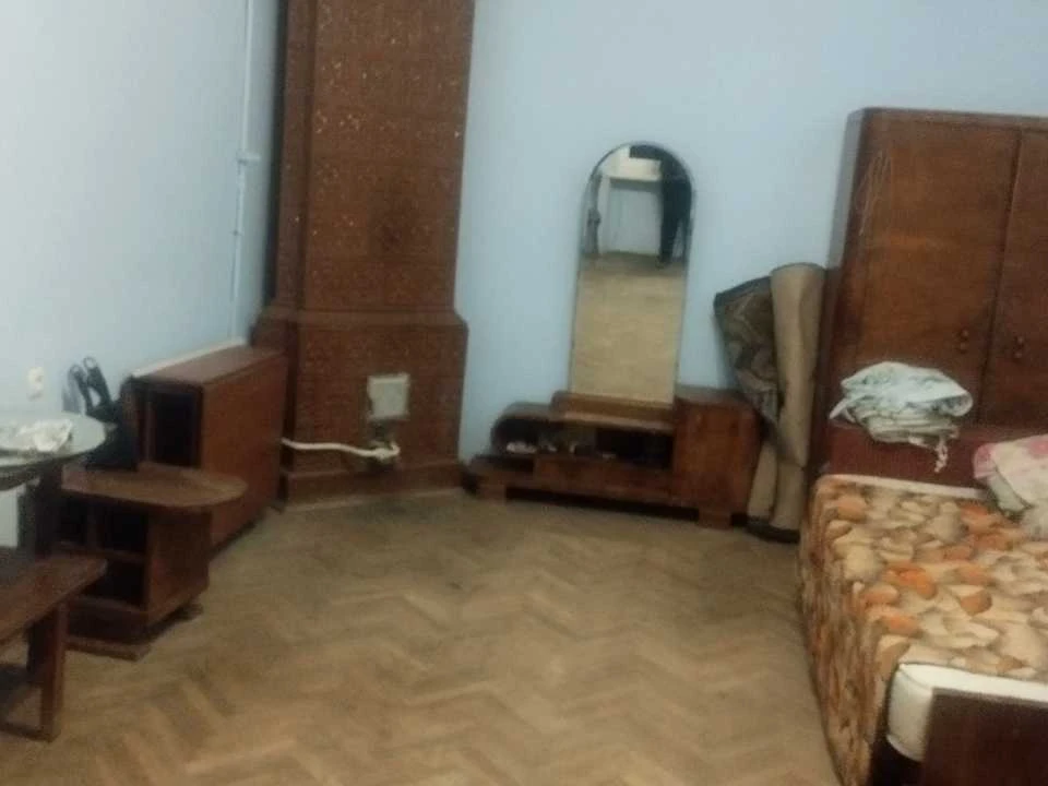 Квартира. Чернівці, Головна вул.