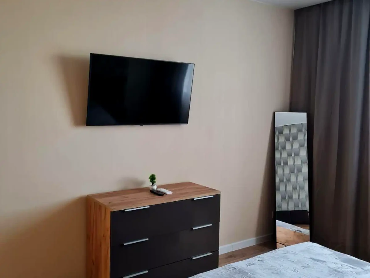 Оренда квартири 1-кімн. 44 м² 16/25 пов.