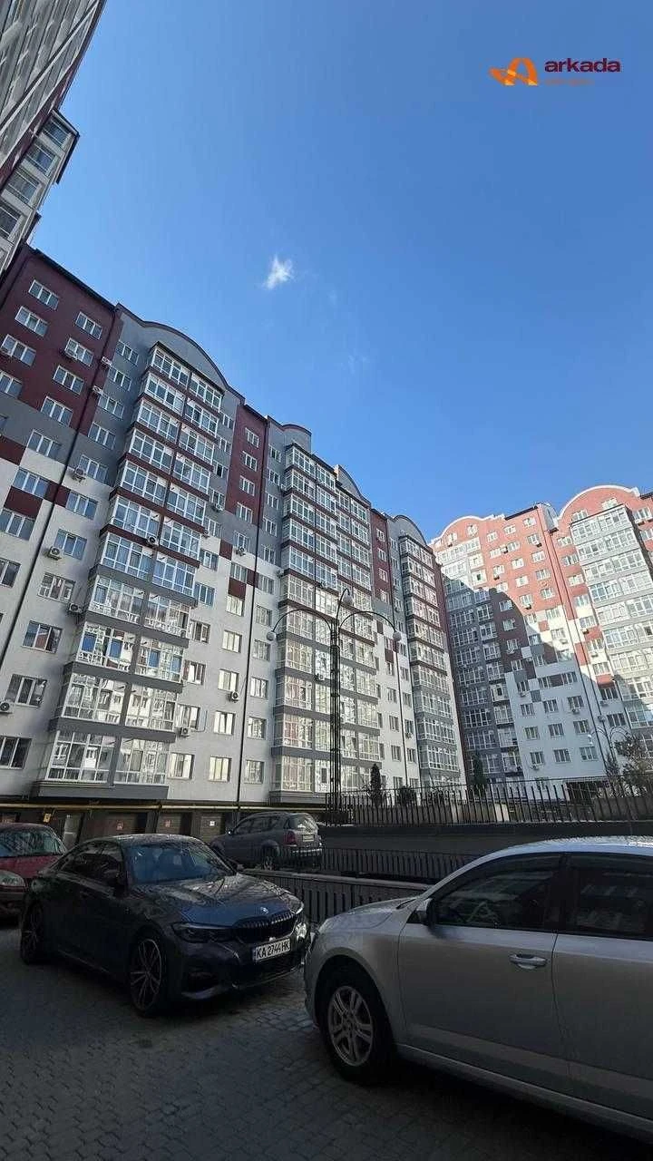 Світла КВАРТИРА з ГАРДЕРОБНОЮ у ЖК Містечко Центральне