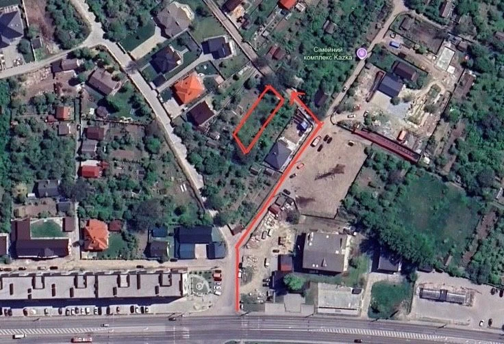 Продам дачну ділянку по вул.Івасюка. 100м від річки! Від вла