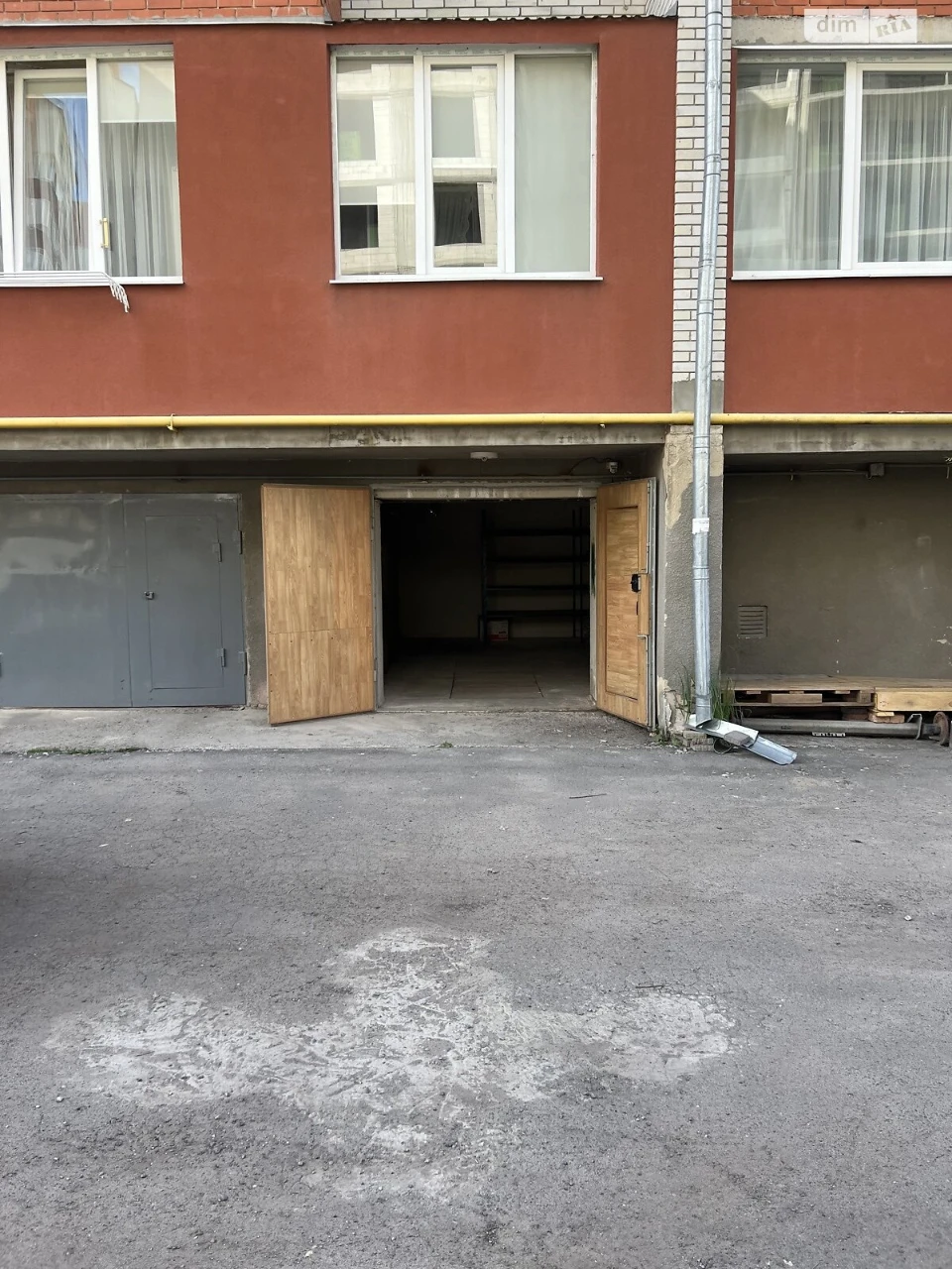 Продаж Місце в гаражному кооперативі Дружба