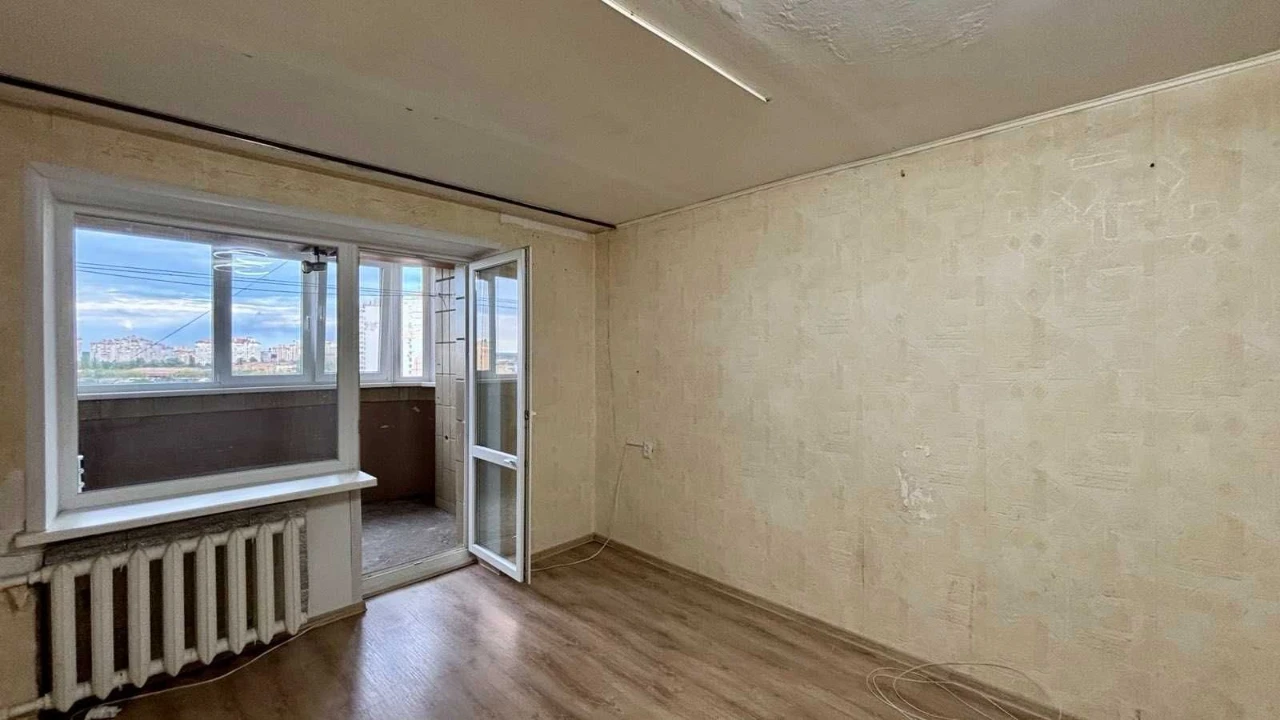Продаж теплоі 1 кім.квартири, вул. Новаторів 10, цегляний бу