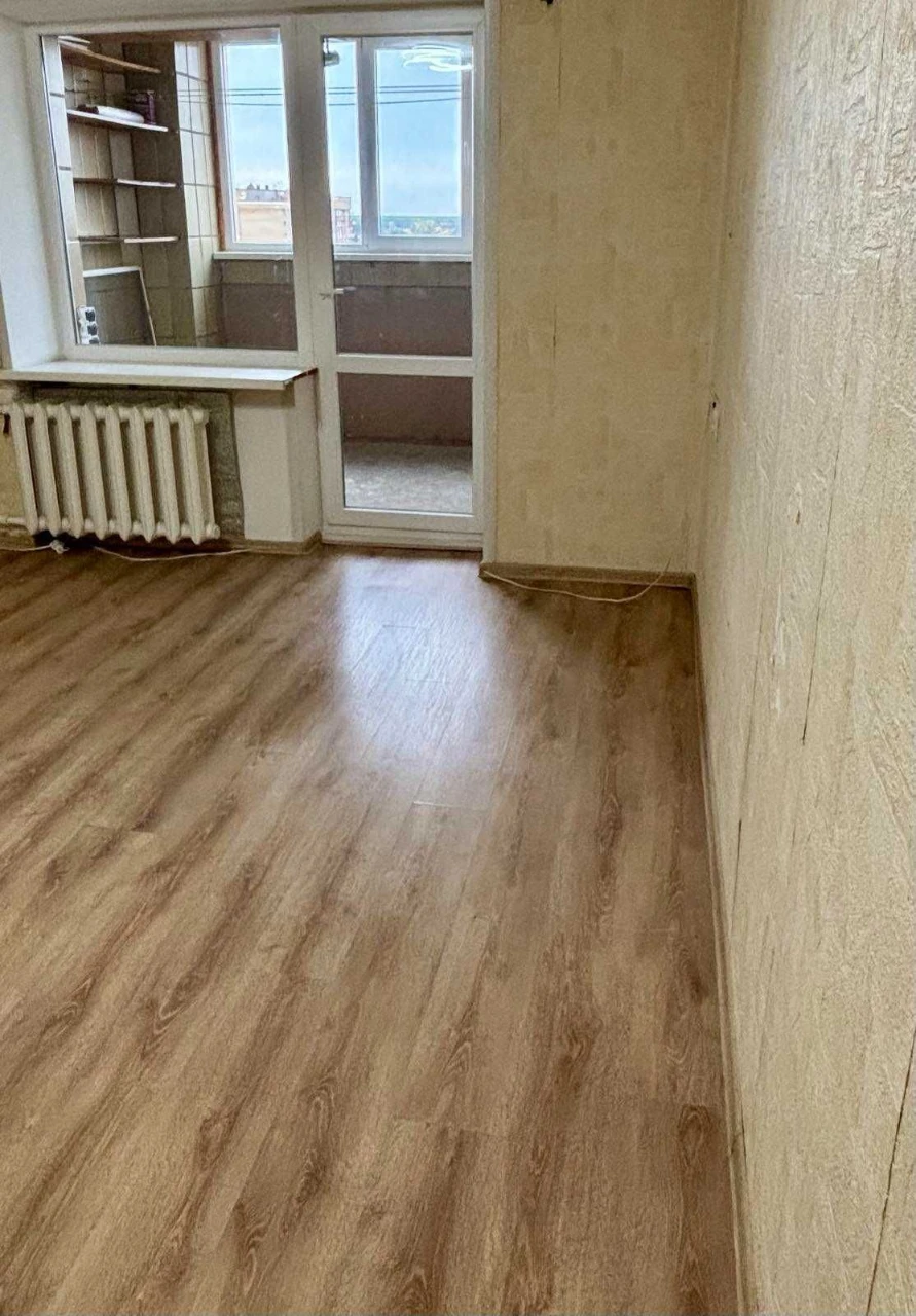 Продаж теплоі 1 кім.квартири, вул. Новаторів 10, цегляний бу