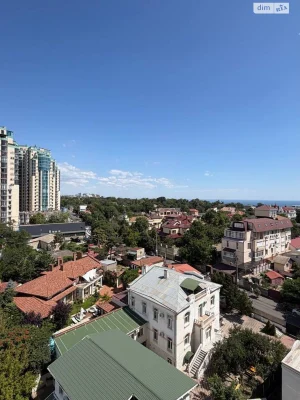 Продажа квартиры Золотой Берег.