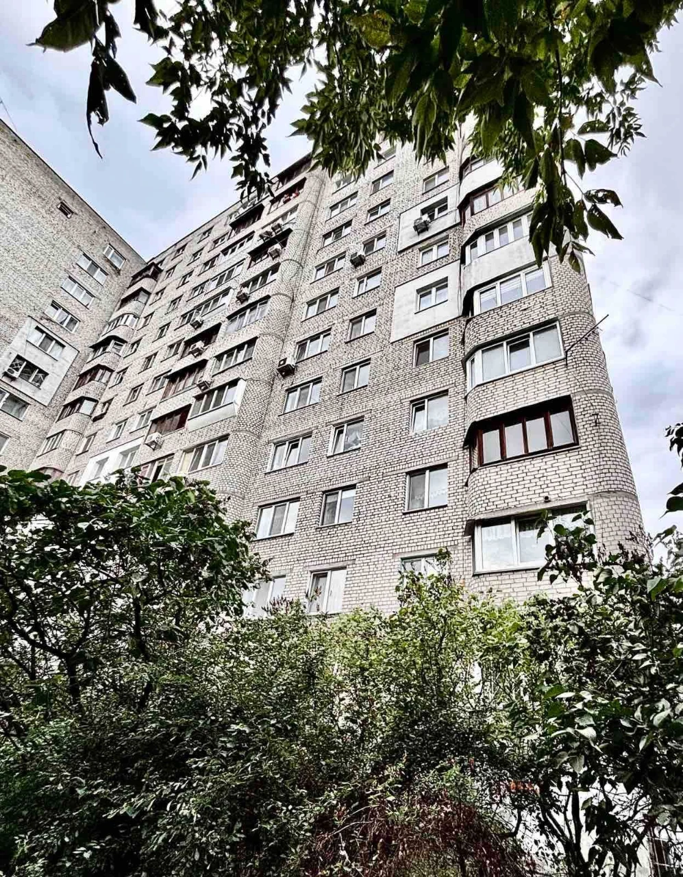 Продаж теплоі 1 кім.квартири, вул. Новаторів 10, цегляний бу