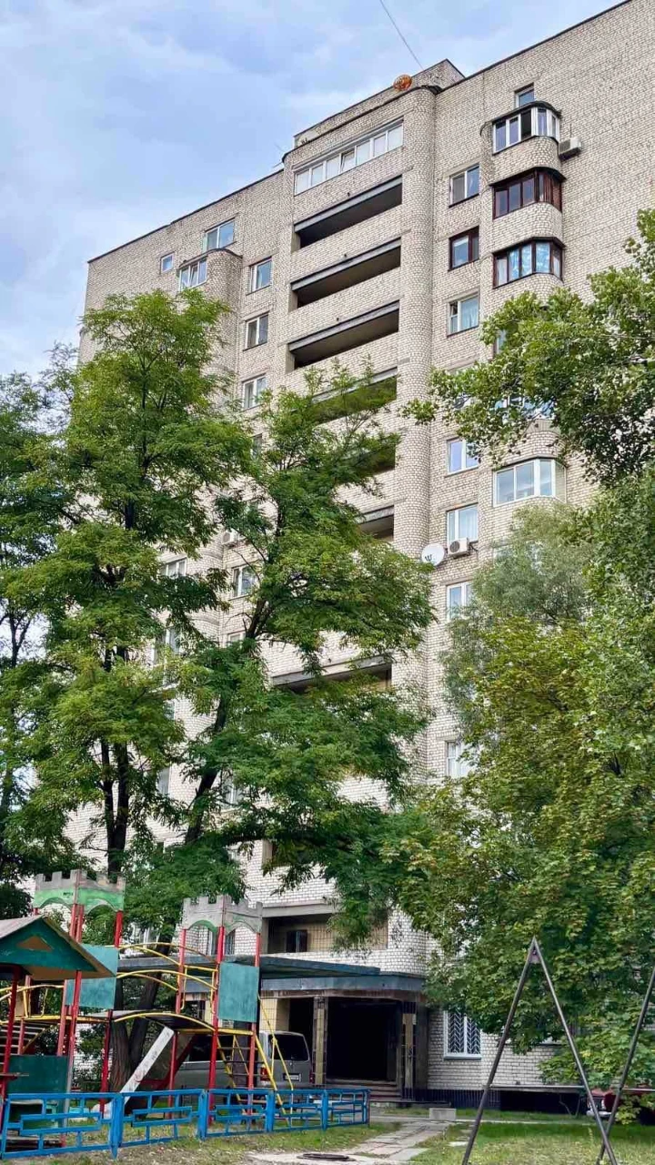 Продаж теплоі 1 кім.квартири, вул. Новаторів 10, цегляний бу