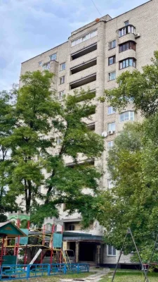 Продаж теплоі 1 кім.квартири, вул. Новаторів 10, цегляний бу