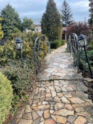 Homestead on 18 acres! 12th century B. Fontana! 1A37