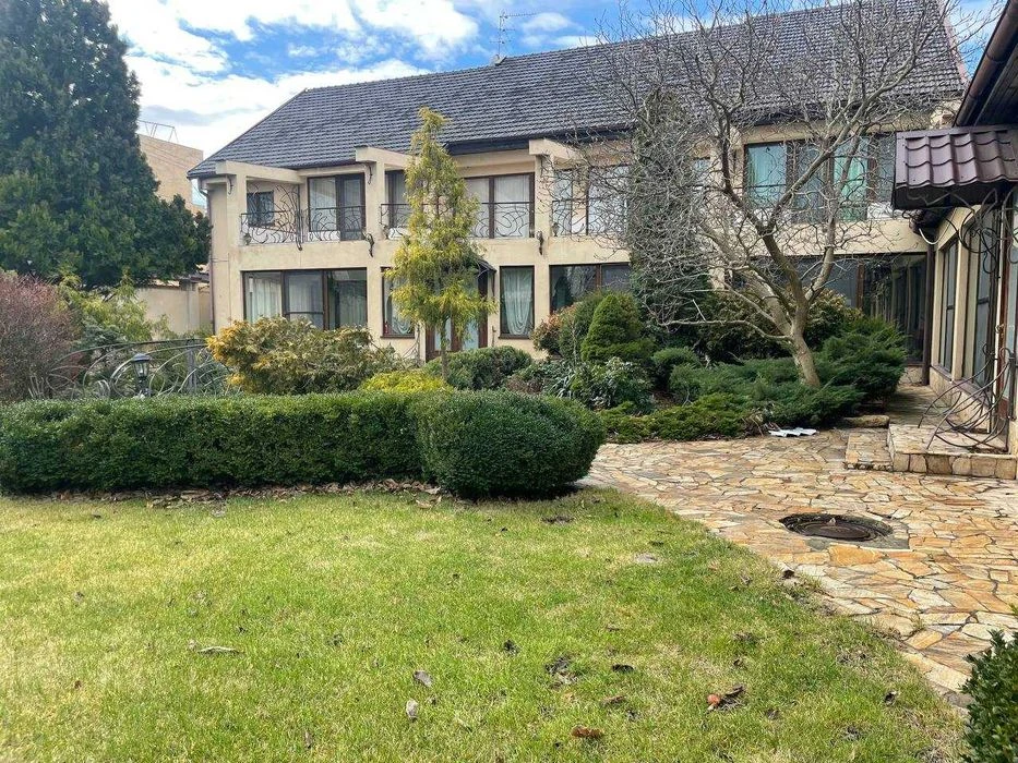 Homestead on 18 acres! 12th century B. Fontana! 1A37